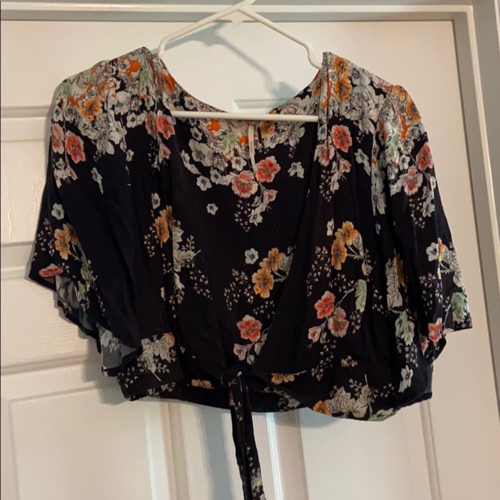 Flutter sleeve free people black crop cardigan
